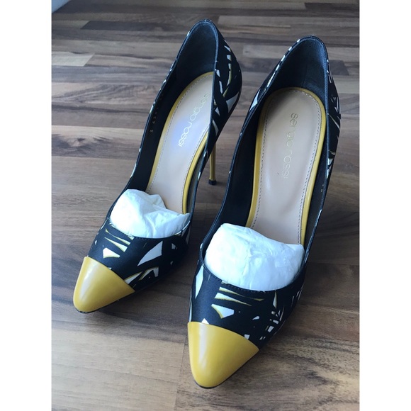 SERGIO ROSSI Godiva Pump. - Picture 2 of 8